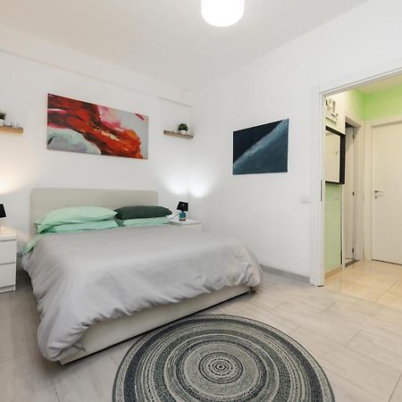 Lotus - Appartamento Sul Mare A Ostia Con Giardino Relax Exteriör bild