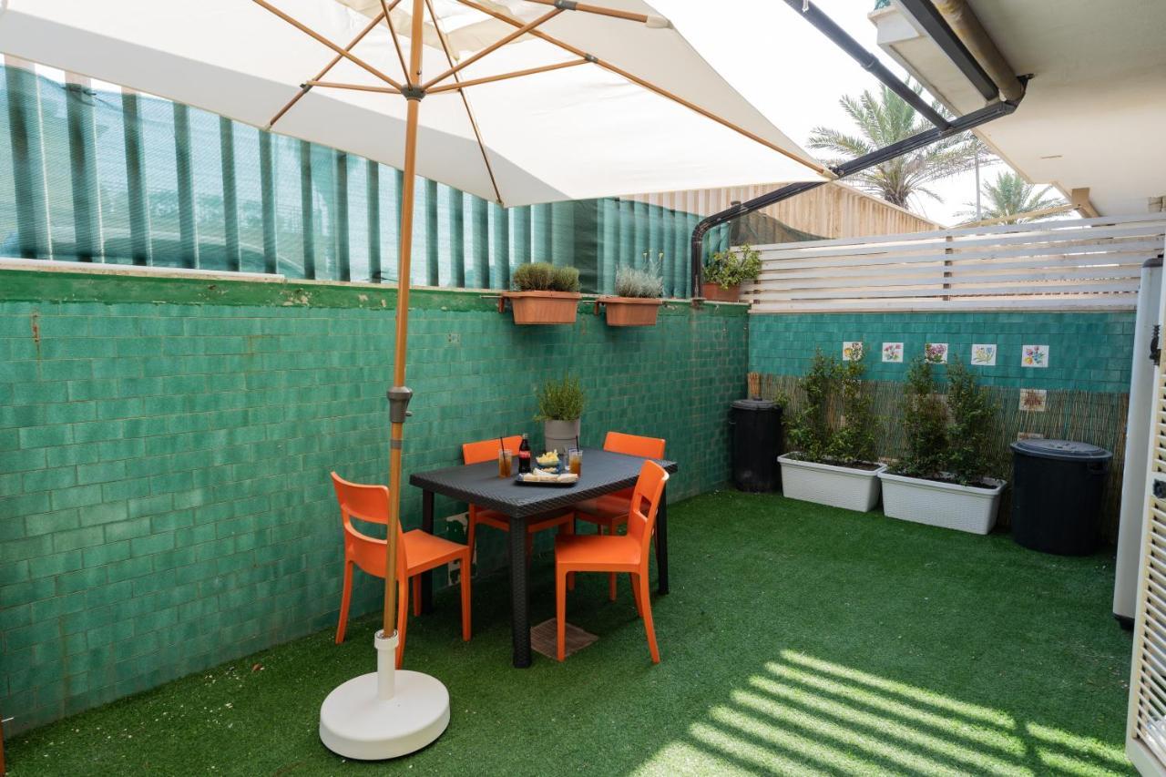 Lotus - Appartamento Sul Mare A Ostia Con Giardino Relax Exteriör bild